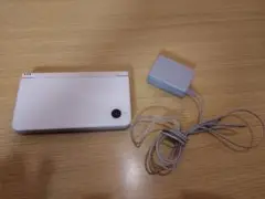 Nintendo DSi LL ホワイト ACアダプター付き