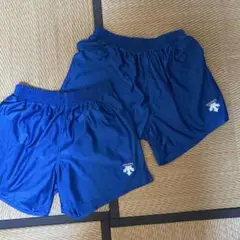 青いショートパンツ×2