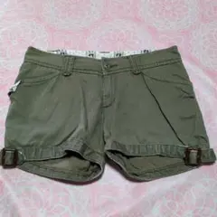アズノゥアズ　オリーブ ベルト付きショートパンツ