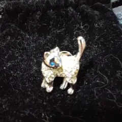 猫ピンバッジ