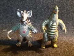 ウルトラ怪獣ソフビ タイラント&レッドキング ２体