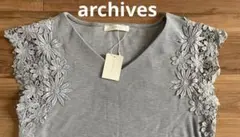 【新品未使用】archives グレー Vネック トップスレース付き