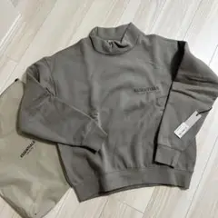 新品 FEAR OF GOD ESSENTIALS トレーナー　マックネック