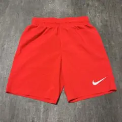 Nike レッド ハーフパンツ S 130〜140