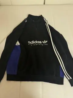 adidasハーフジップトレーナー