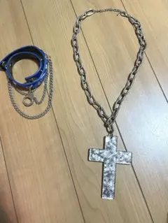 入手困難♡激レア♡tutuHA✽チュチュア♡BIGクロスネックレス♡パープル 入手困難♡激レア♡tutuHA✽チュチュア♡BIGクロスネックレス