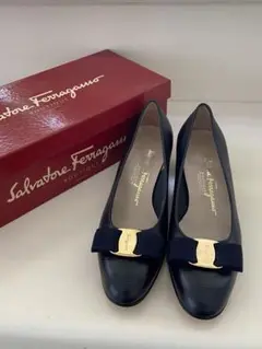 Salvatore Ferragamo ブラックリボンパンプス