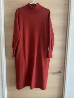 美品　ニットワンピース　赤色　イネド