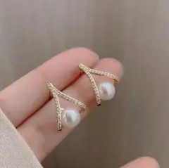 人気 高級感ダイヤ パールピアス
18k ゴールド 大人可愛い 韓国