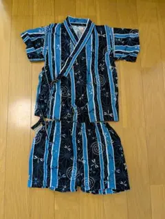 くろわっさんすべべ ベビー甚平 80サイズ 青と黒のストライプとんぼ柄（美品）