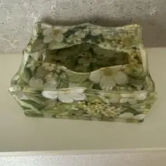 ティッシュボックス