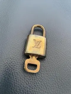 ã306ãLV ãŽã£ãã³ãããããã¯ãã«ãããå京é ãéµ1ã€ä»ã