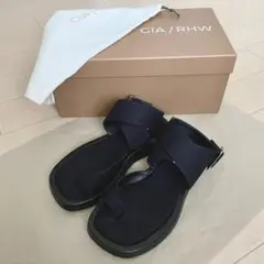 【GIA BORGHINI】 キャンバス生地 クロスストラップサンダル