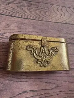 【新品】ビンテージ調✴︎ゴールド装飾小物入れ 長方形