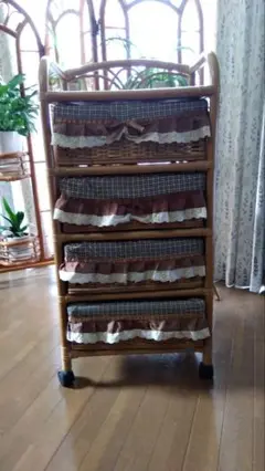 ラタンのチェスト