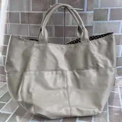 ベージュ トートバッグ