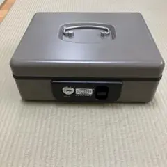 キャッシュボックス　鍵付き