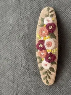 花柄刺繍ヘアパッチンピン