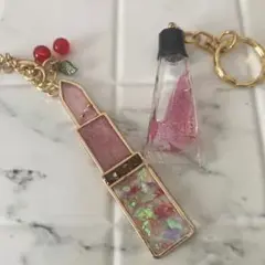 夫のハンドメイド★２個セット★口紅★リップグロス★レジンチャーム★キーホルダー