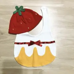 いちご帽子付きケーキデザインスタイ