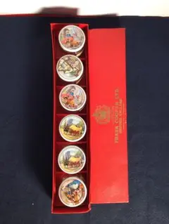 蓋に絵柄が書いてある小瓶6個セット