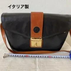 レザーショルダーバッグ 黒と茶色