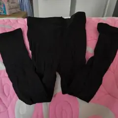 黒いスパッツです。