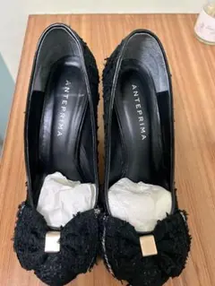 ANTEPIRMA ブラックパンプス リボン付き　美品
