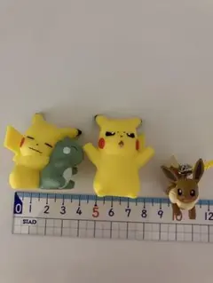 ピカチュウ置き物 イーブイキーホルダー