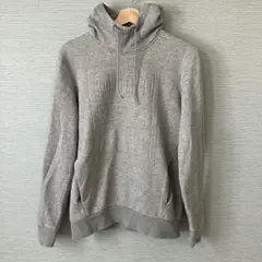 PUMA エンボスロゴ グレーパーカー
