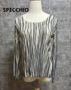 SPECCHIOスペッチオシャトルプリーツ プルオーバー　トップス　長袖
