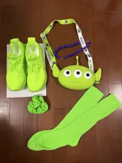 トイストーリー　グリーンメン　バウンドコーデ　仮装　蛍光グリーン
