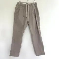 my faworiteベージュ スリムフィット パンツ　テーパート　伸びるM