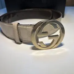 GUCCI ベルト　インターロッキング　シグネチャー　GGシマ　レザー　ホワイト