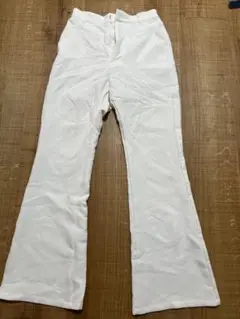 ページボーイ　ホワイト フレアパンツ ゴムウエスト