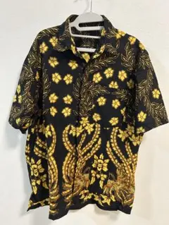 アロハシャツ 黒と黄色の花柄　xL