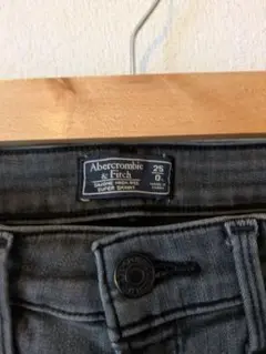 Abercrombie & Fitch ダークグレー ハイライズスキニージーンズ