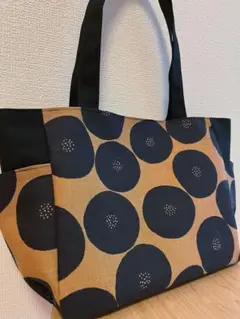 Dカン、ハンドメイド　トートバッグ　サイドポケット トモタケ　あんぱん　限定カラ