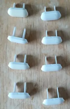 ホワイト コンセントガード 8個セット