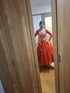 真っ赤な社交ダンスドレス
