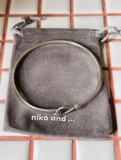 niko and ... シルバーバングル オリジナルポーチ付き