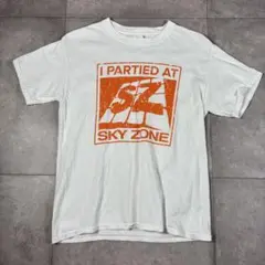 古着　ホワイトTシャツ　I PARTIED AT SKY ZONE ユースM
