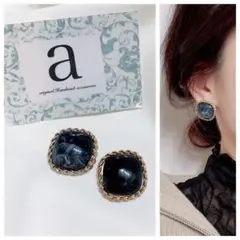 2337-1 ブラック☺︎スクエア型ゴールドのピアス☺︎