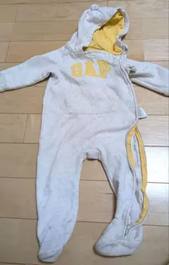 babygap　足つきロンパース