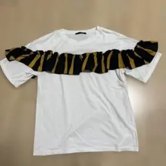 フリルTシャツ