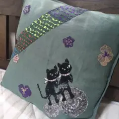 クッションカバー　ハンドメイド　クロッチくん