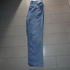 ライトブルーストレートデニム