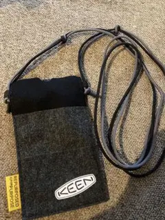 値下げ。KEEN サコッシュ　グレー