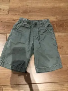 ユニクロ　ハーフパンツ　カーキ　110