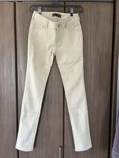 新品未使用　セシルマクビー　ベージュ スキニーパンツ